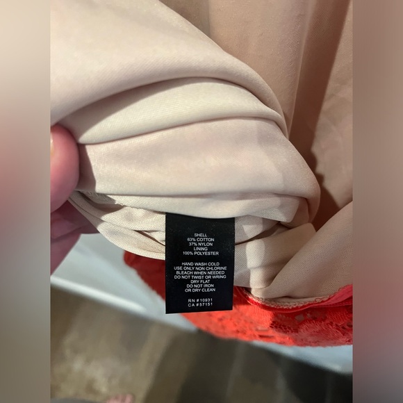 Laura Plus Coral Overlay Shear Lace shift dress with 3/4 length Boho fringe - Picture 10 of 12